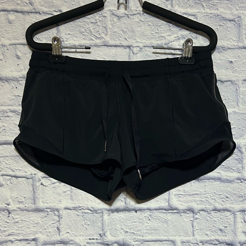 Lululemon Hotty Hot Short
Black (First Release)